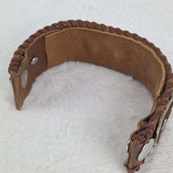 Leather Cowhide Western Cuff Bracelet Floral Medallion Snap Closure 8 Inch Boho - Picture 8 of 10